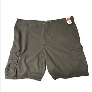 NWT men’s wrangler cargo shorts‎ Gray sz 52 (1271)